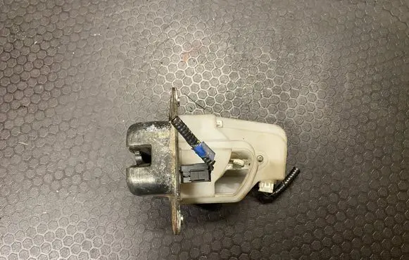 Tailgate/trunk/boot lock/catch/latch