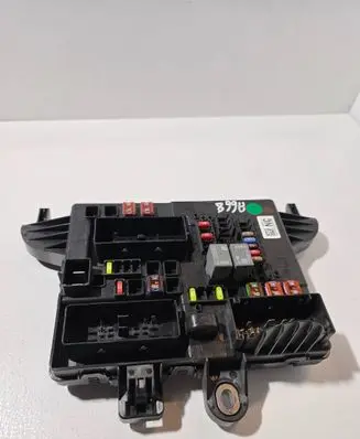 Opel Insignia A Fuse module 13277319 18190120809
