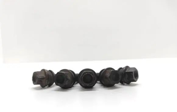 Nuts/bolts