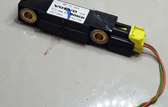 Volvo S60 Airbag deployment crash/impact sensor 8622365
