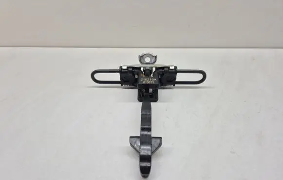 Hyundai Santa Fe Front door check strap stopper 010812