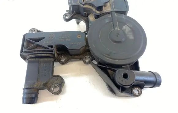 Volkswagen PASSAT CC Oil breather separator 06H103495 06H103226A D3EE