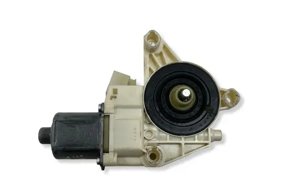 Mercedes-Benz C W204 Front door window regulator motor A2048200142