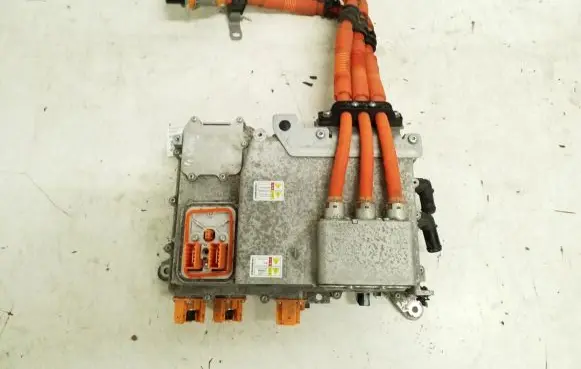Polestar 2 Voltage converter inverter 32335134