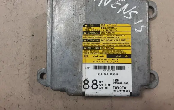 Toyota Avensis T250 Airbag control unit/module 215767106 8917005161