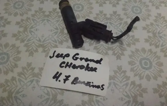 Jeep Grand Cherokee (WJ) Fuel injector
