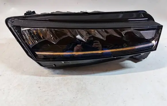 Skoda Octavia Mk4 Headlight/headlamp 5E4941018