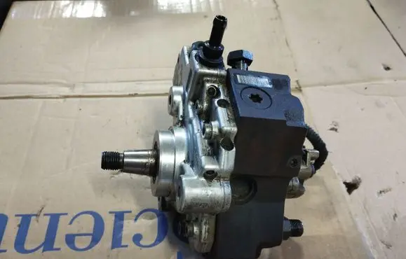 Opel Astra H Fuel injection high pressure pump 8973279241 0445010086