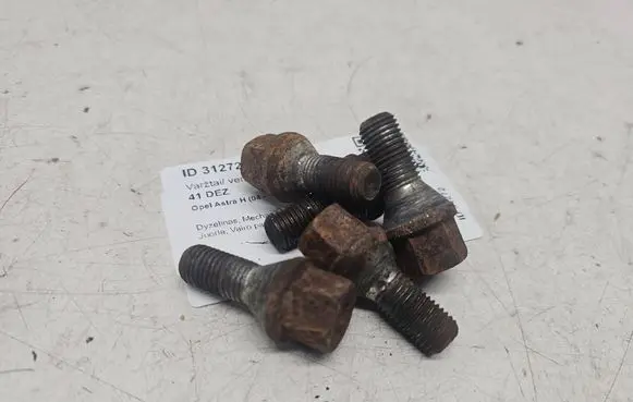 Opel Astra H Nuts/bolts 1234