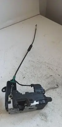 Opel Astra H Rear door lock 132123