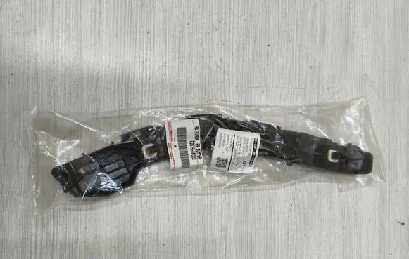 Toyota Verso Front bumper mounting bracket 525750F020