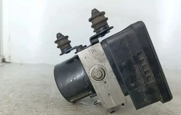 Volkswagen Golf V ABS Pump