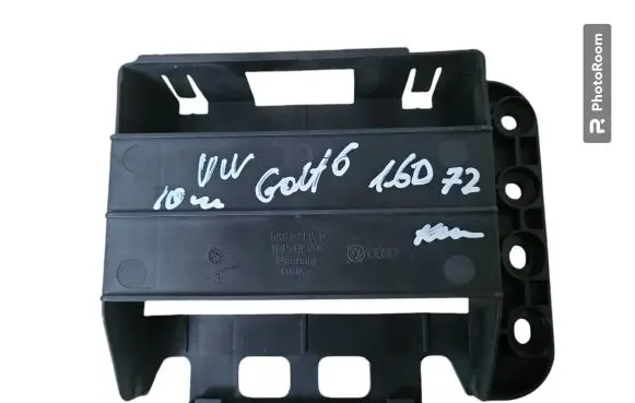 Volkswagen Golf VI Engine control unit holder 5K0971846