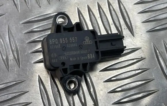 Audi TT TTS Mk2 Airbag deployment crash/impact sensor 8P0955557