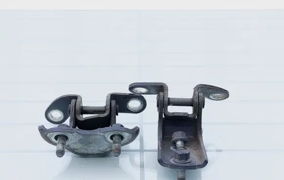 Toyota Avensis T250 Rear door hinge set 