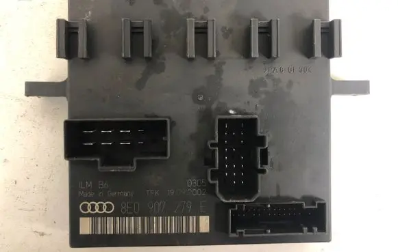 Audi A4 S4 B6 8E 8H Comfort/convenience module 8E0907279E