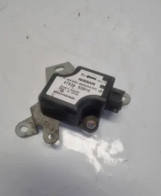 Nissan X-Trail T30 ESP acceleration yaw rate sensor 47930EQ010