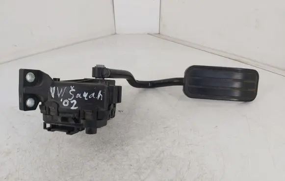 Volkswagen Sharan Accelerator throttle pedal 7M3721603E YM219F836AB