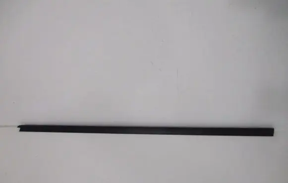 Peugeot 206 Front door glass trim molding 933489