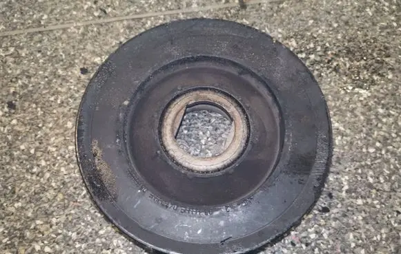 Renault Trafic II (X83) Crankshaft pulley 8200361247