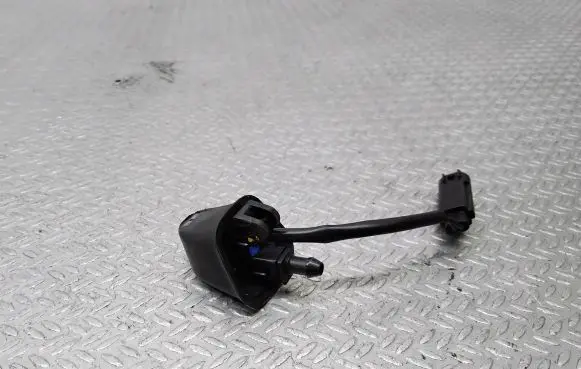 BMW 3 E90 E91 Windshield washer spray nozzle 836538503