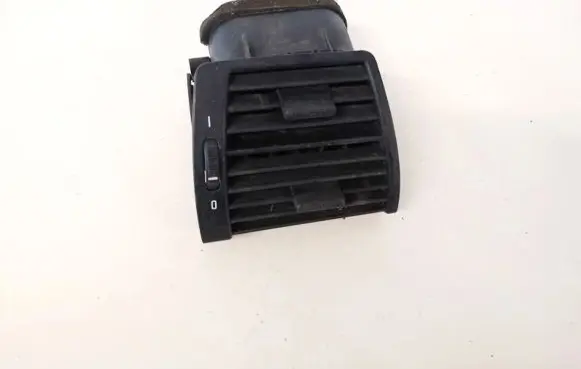 BMW X5 E53 Dash center air vent grill 64228402216 64.22-8402216