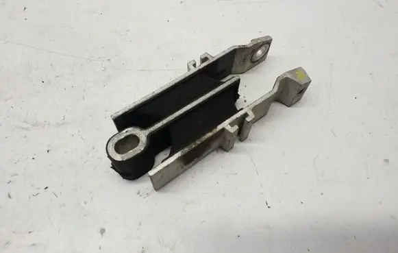 Volvo XC60 Engine mount bracket 31401239