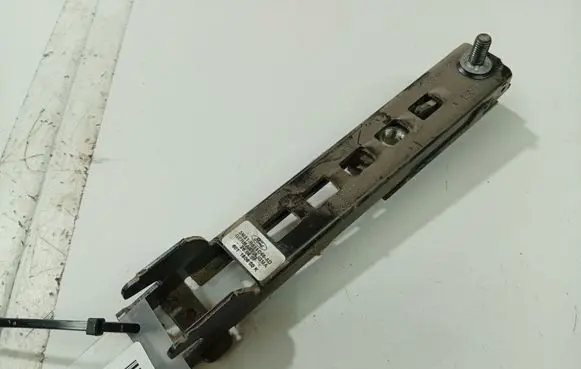 Ford C-MAX I Seat belt adjustment rail 3M51R611C46AD