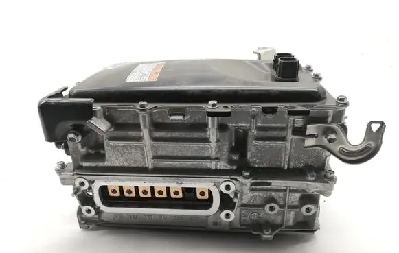 Voltage converter inverter