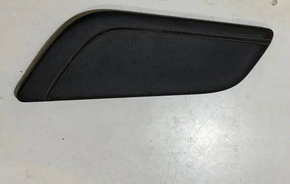 Ford Mustang VI Centre console side trim front 63044E06