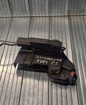 Hyundai Terracan Front door lock