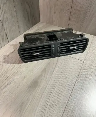 Volkswagen PASSAT B6 Dash center air vent grill 3C2819728D P0110957