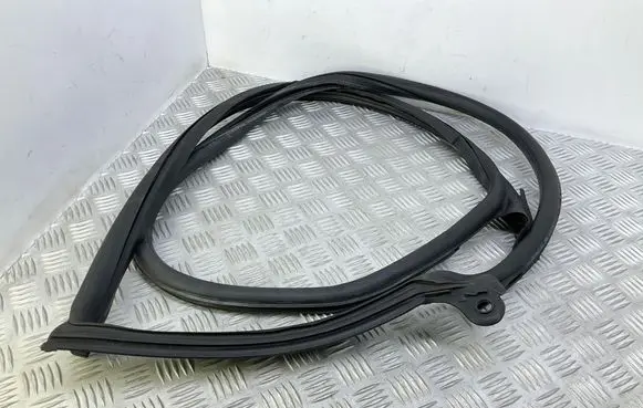 Audi A7 S7 4K8 Front door rubber seal 4K8831708C