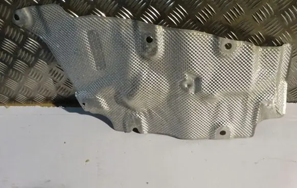 Mercedes-Benz SLS AMG Engine splash shield/under tray A1976160127