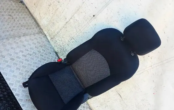 Nissan Juke I F15 Front driver seat 