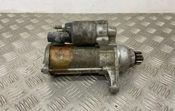 Volkswagen Polo V 6R Starter motor 0AM911023