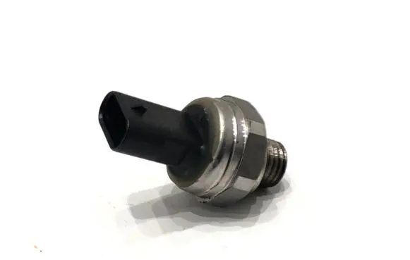 Volkswagen Golf VII Fuel pressure sensor 05E906277A