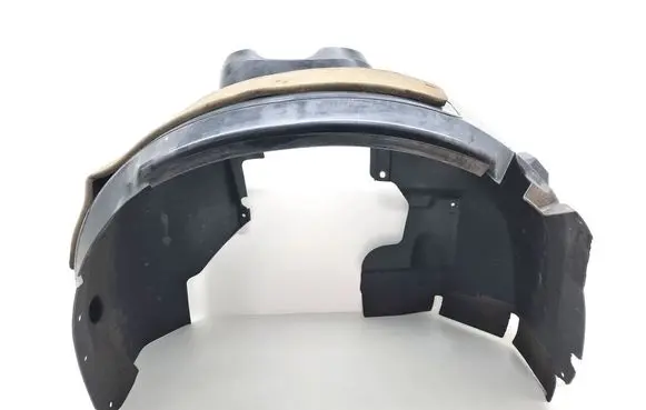 Front wheel arch liner splash guards
