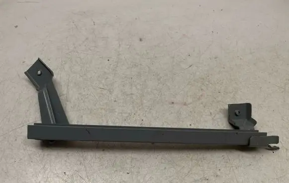 Nissan X-Trail T32 Rear door windshield rail