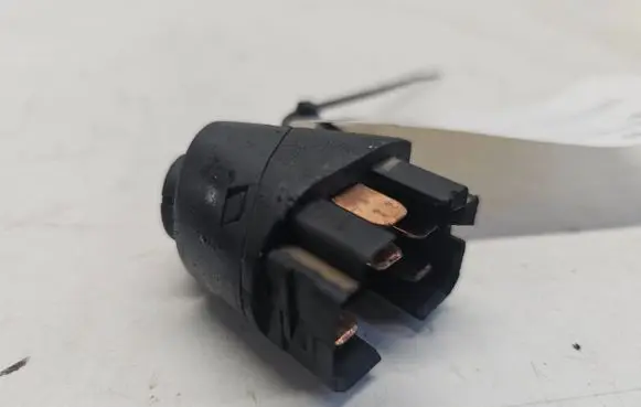 Seat Toledo I (1L) Ignition lock contact 028131501E