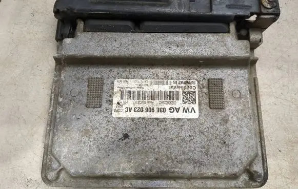 Volkswagen Polo V 6R Engine control unit/module 03E906023AC 5WP40912