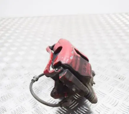 Volkswagen Golf VII Front brake caliper