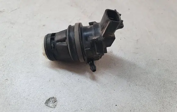 Toyota RAV 4 (XA40) Windscreen/windshield washer pump 8533060190 0602104541