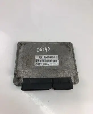 Skoda Octavia Mk1 (1U) Engine control unit/module 06A906033JE