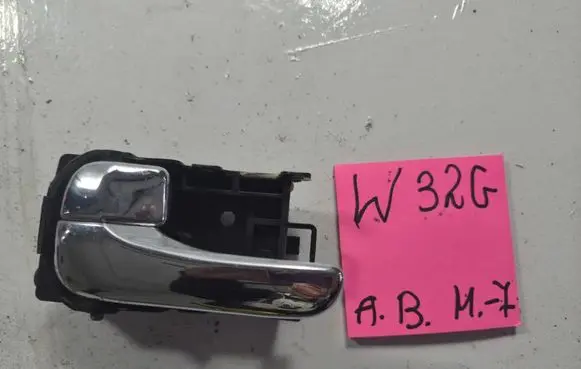 Nissan Almera Tino Front door interior handle 80671AV600