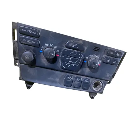 Volvo V70 Climate control unit 8697140