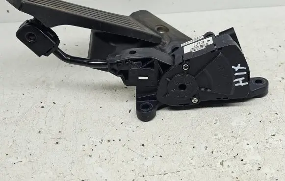 Hyundai ix35 Accelerator throttle pedal 327272S000 JAP0120A2S900