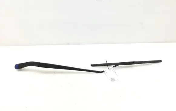 Opel Insignia A Front wiper blade arm 13227400