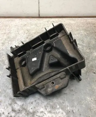 Battery box tray