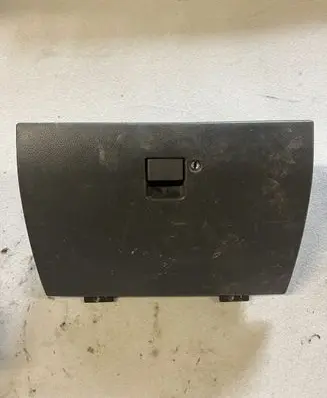 Opel Frontera B Glove box